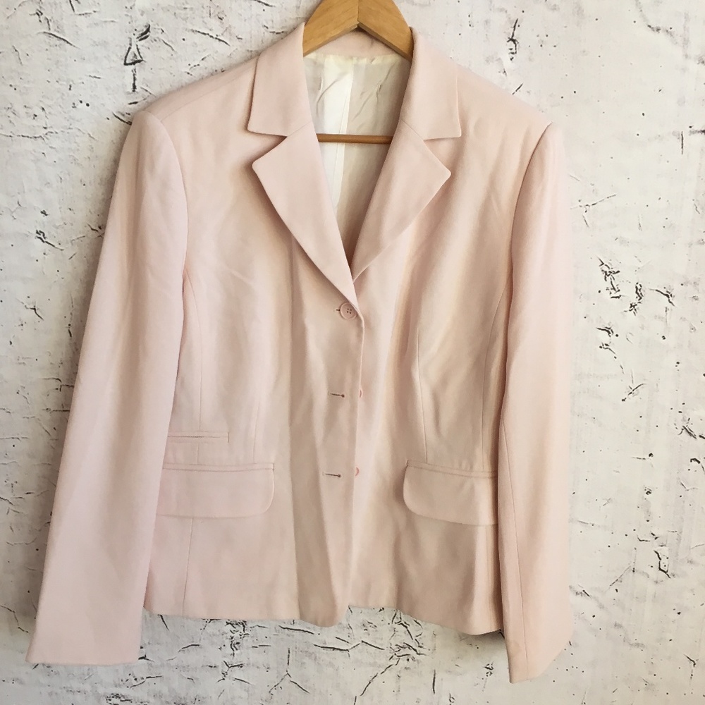 LIGHT PINK BLAZER